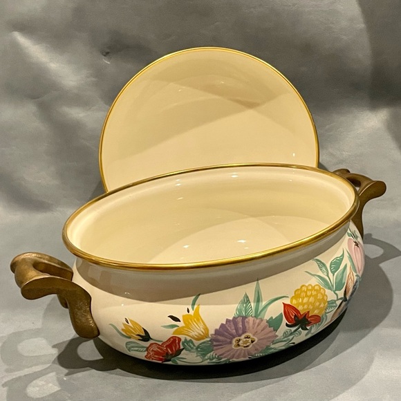 Asta Vintage 7” Dutch oven w/flower print & brass handles never used like new - Picture 3 of 6